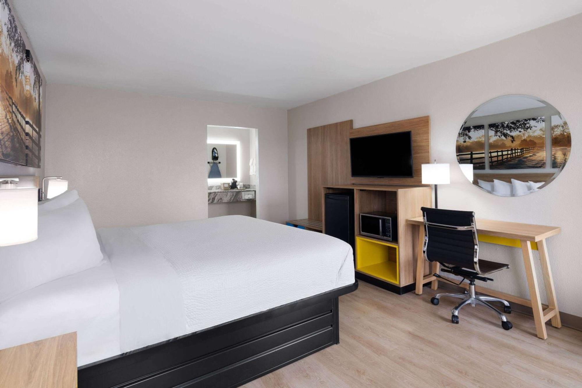 Days-Inn By Wyndham Montgomery I-85 Esterno foto