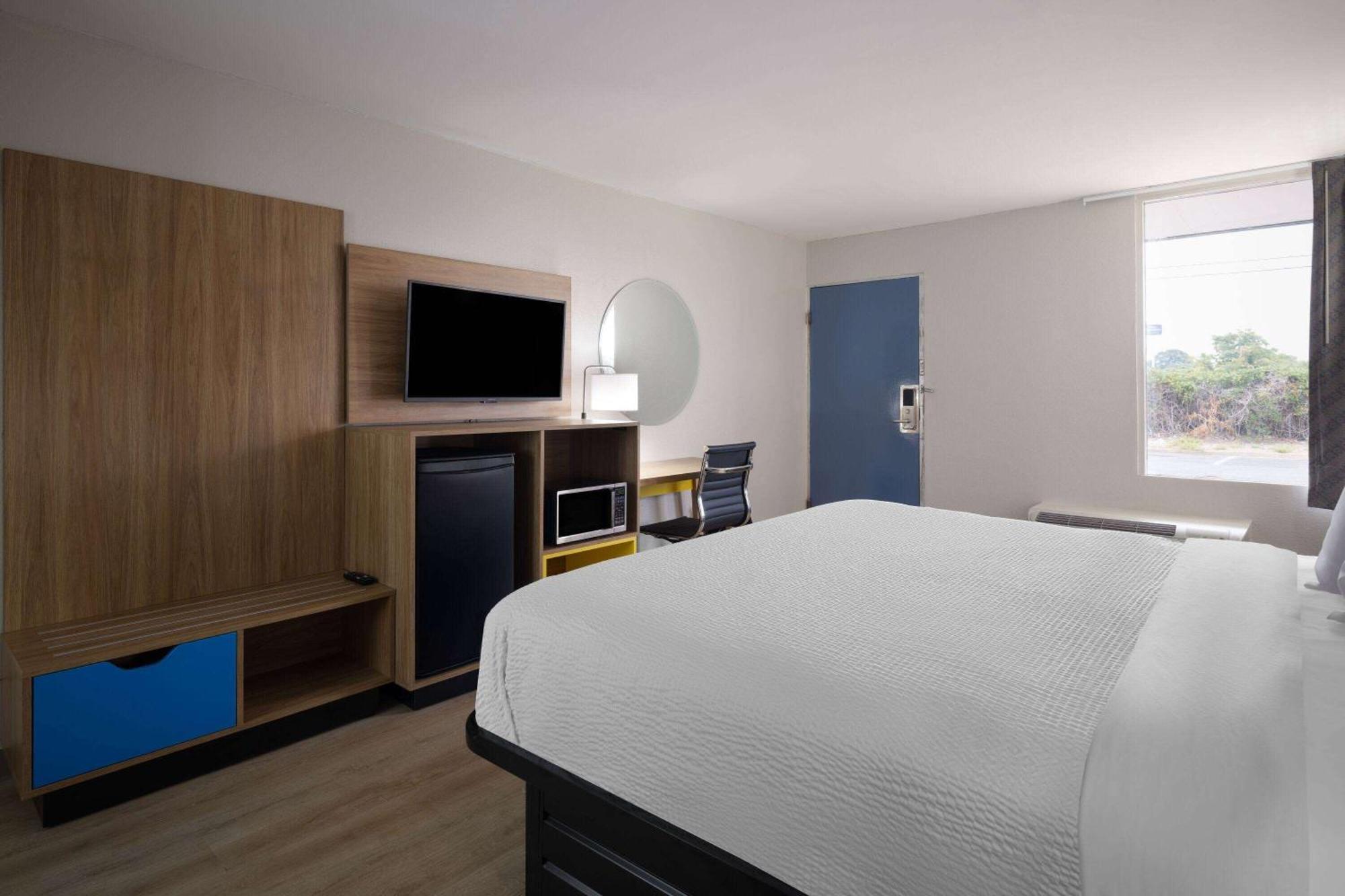 Days-Inn By Wyndham Montgomery I-85 Esterno foto