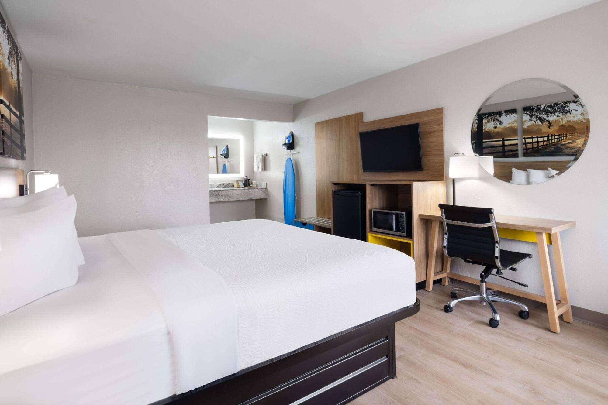 Days-Inn By Wyndham Montgomery I-85 Esterno foto
