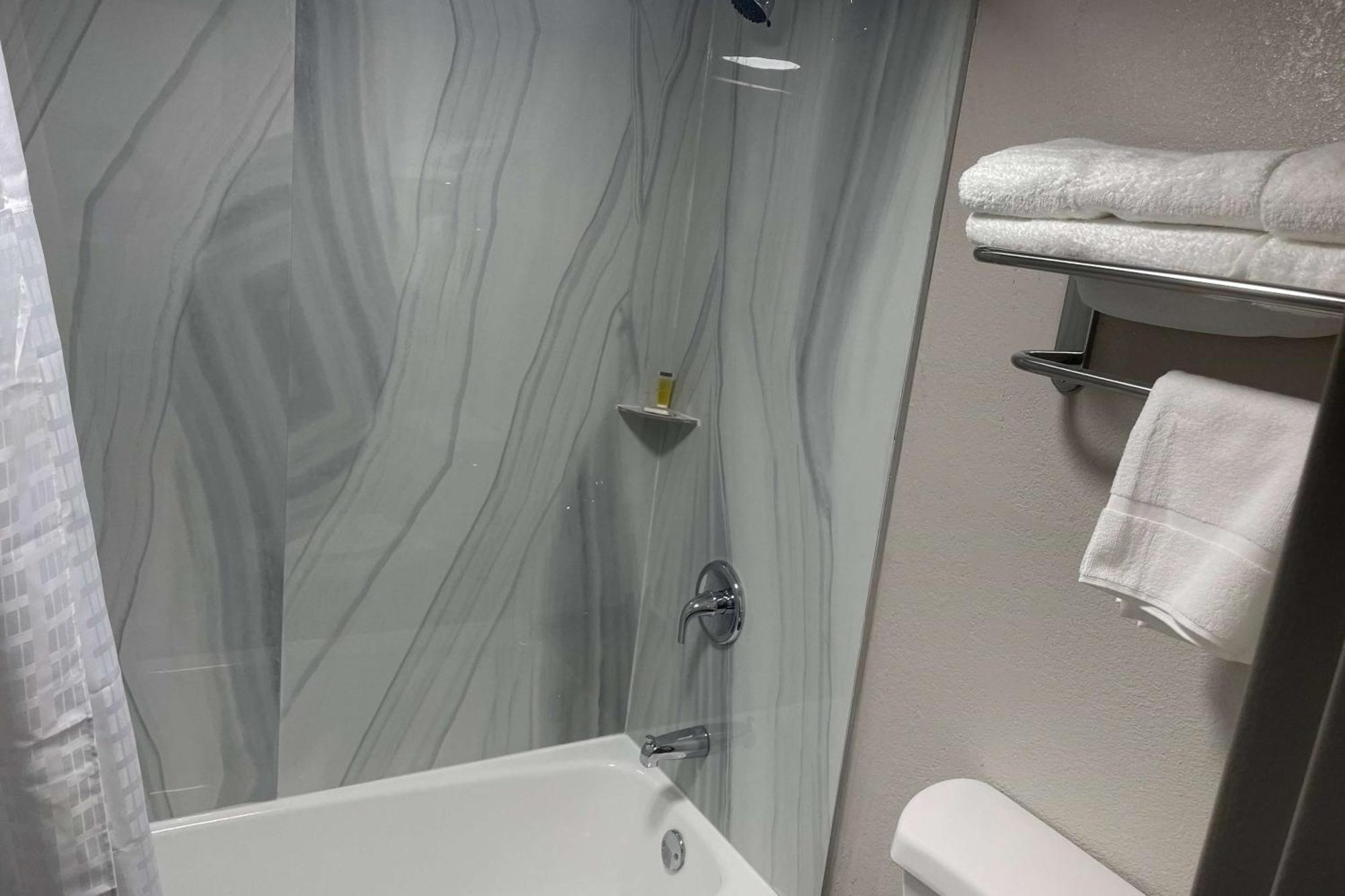 Days-Inn By Wyndham Montgomery I-85 Esterno foto